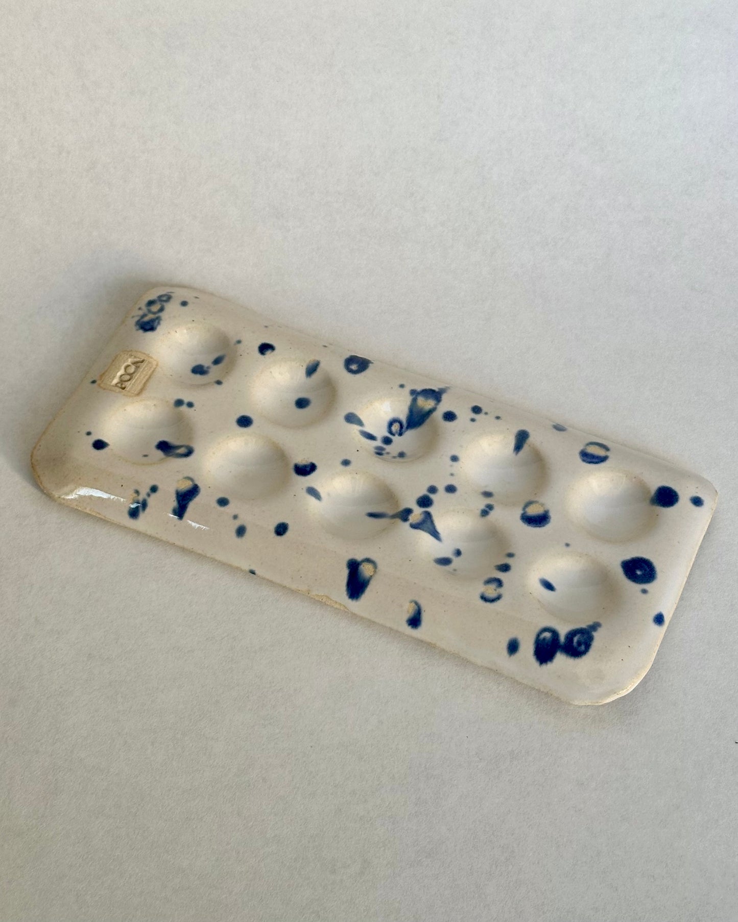 Nougat - egg holder