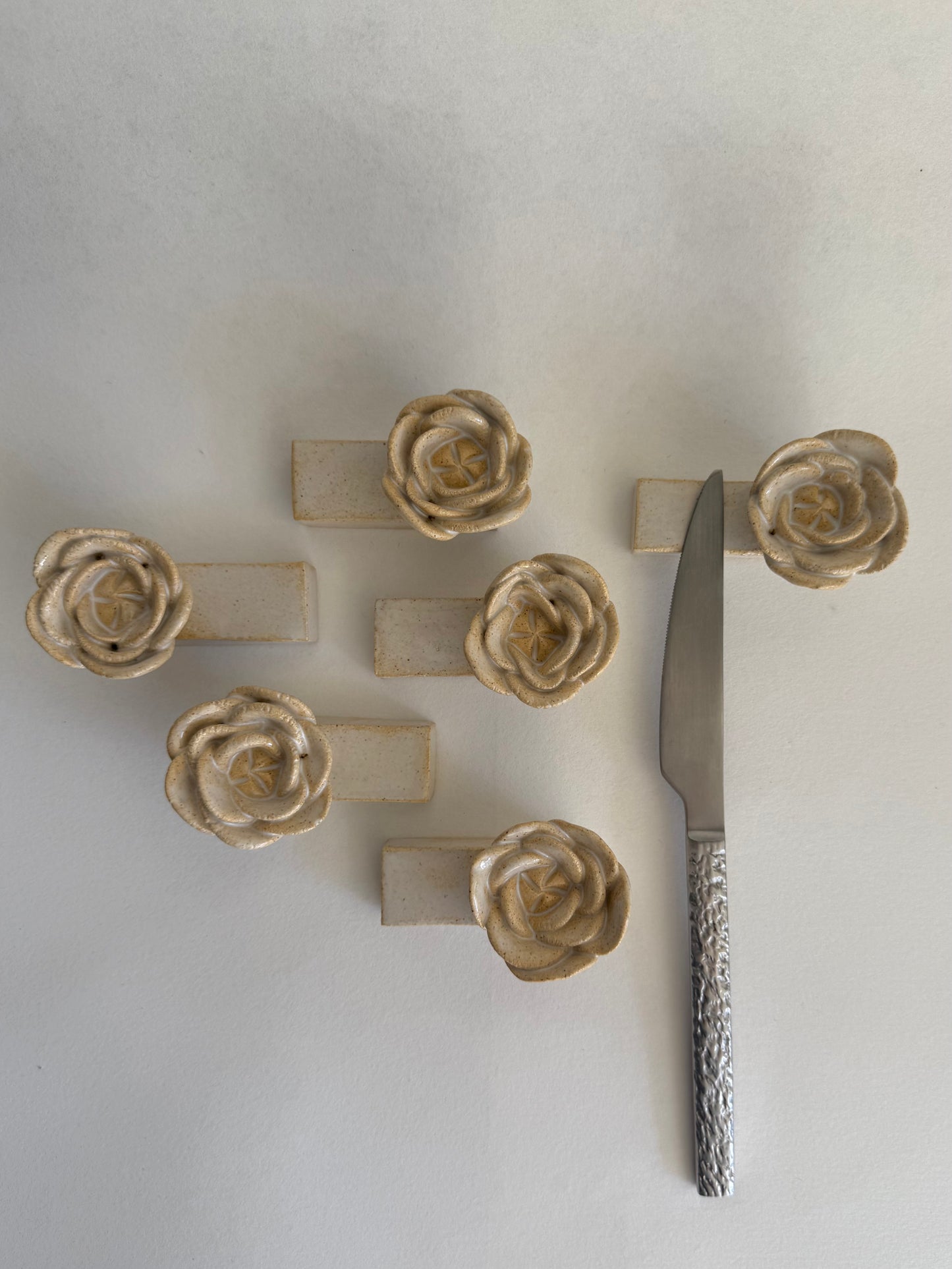 Le printemps - porte couteaux les roses