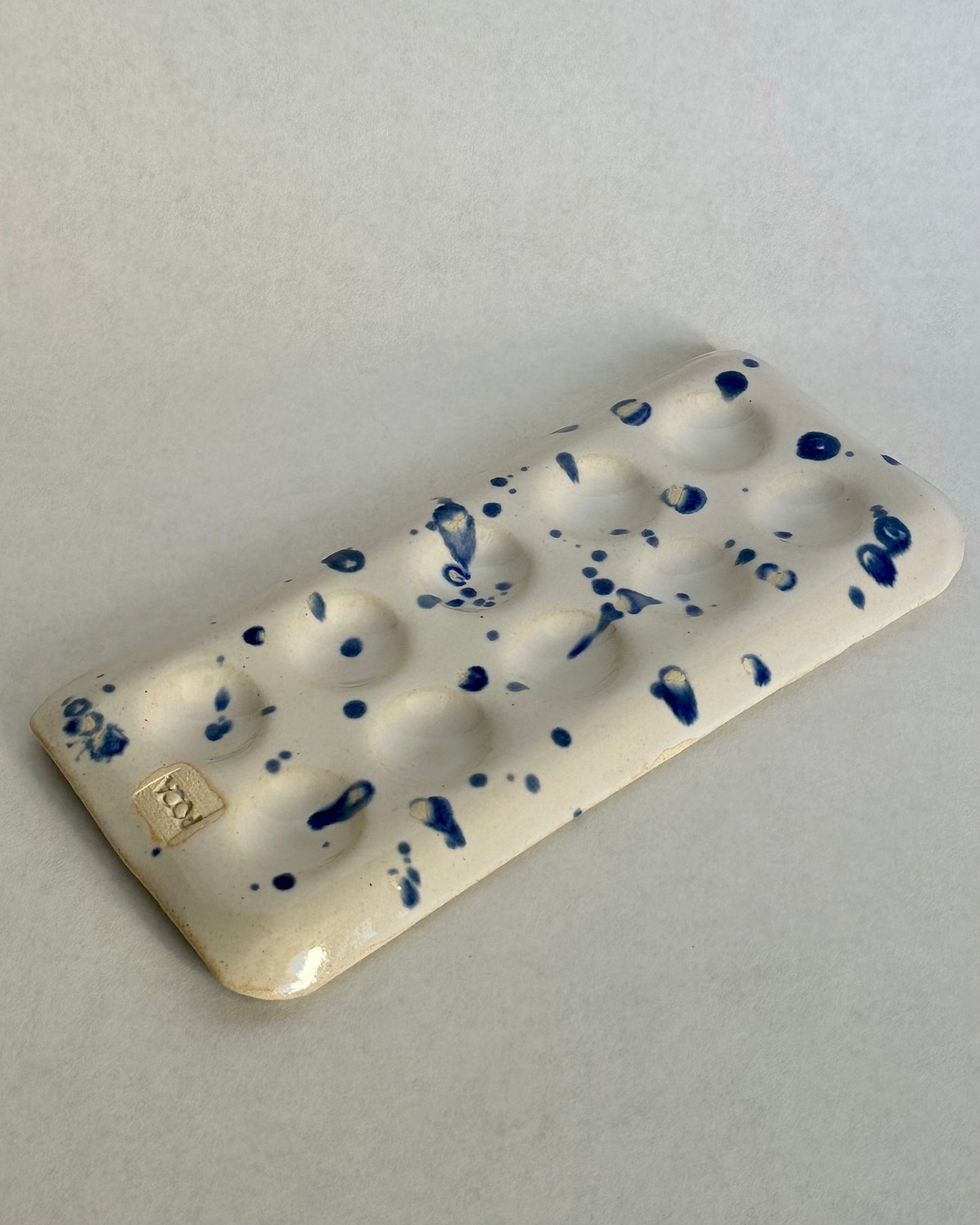 Nougat - egg holder