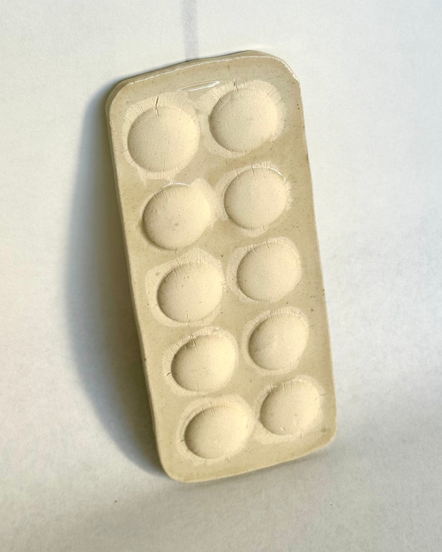 Poérava - small egg holder