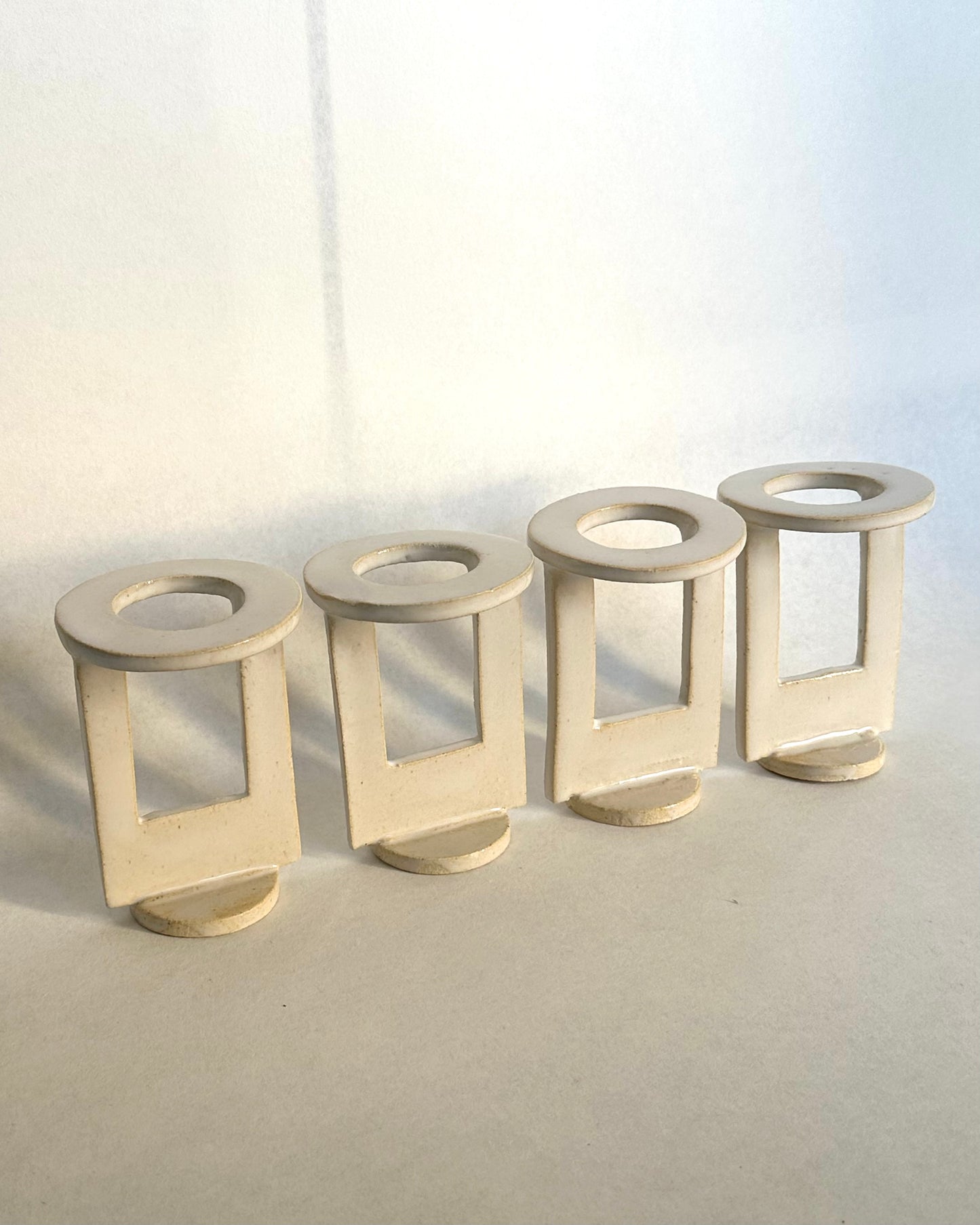 Balance - set of 4 white egg cups